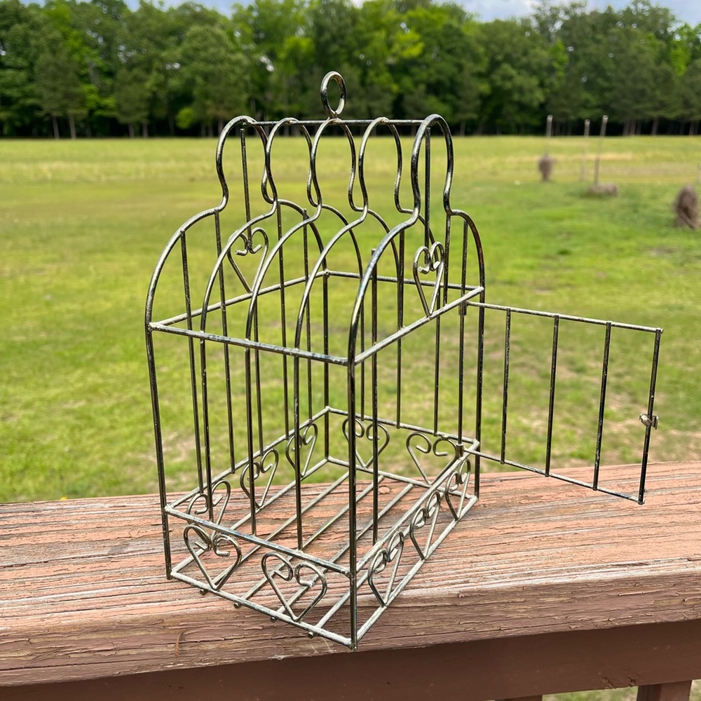 Decorative Heart Wire Birdcage -it is tarnished and needs to be restored - Picture 3 of 3